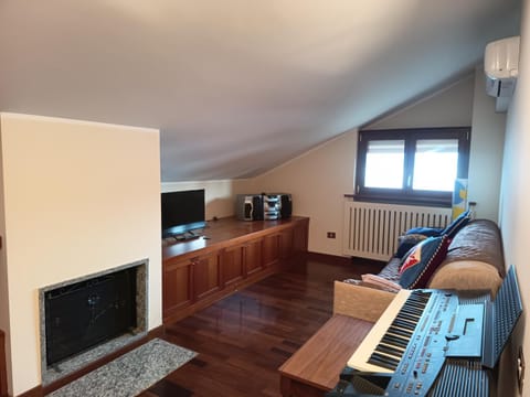 TV and multimedia, Living room, Seating area