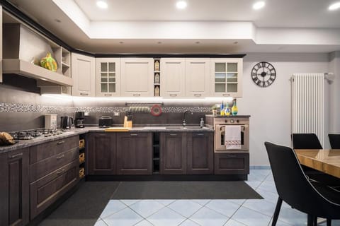 Kitchen or kitchenette, Dining area, dishwasher, oven, stove