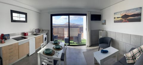 TV and multimedia, Kitchen or kitchenette, Living room