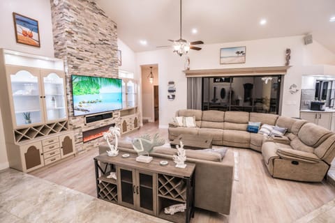 Apollos Anchor - 926 Golf Island Dr House in Apollo Beach