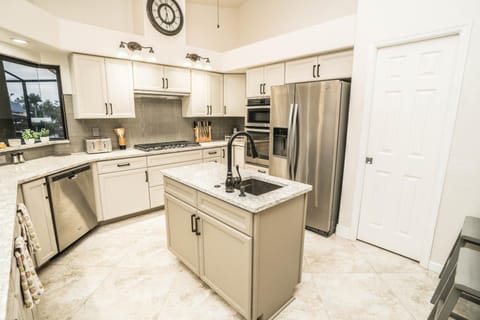 Apollos Anchor - 926 Golf Island Dr House in Apollo Beach