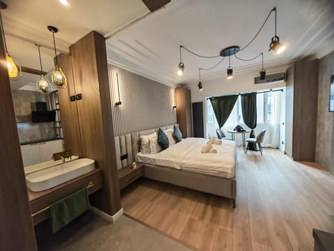 Seating area, Dining area, Bedroom, towels