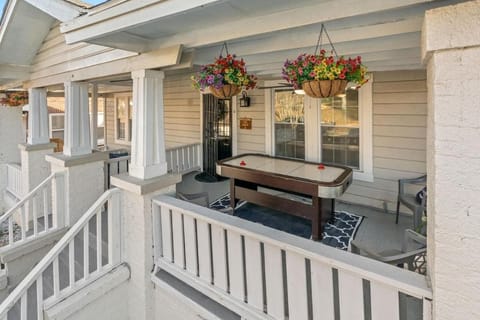 Bunkhouse -Unit A- Fire Pit-Grill-Groups-Patio-Games Apartment in Birmingham