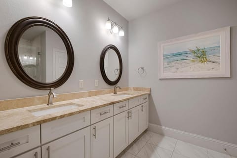 La Terraza 950A - Beach Villa Near the Ocean with Shared Pool House in Miramar Beach