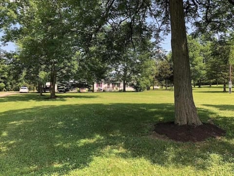 The Willow - Across Road From Wiemer Vineyard - Hot Tub - Fire Pit - Pets OK - Seneca Lake House in Seneca Lake