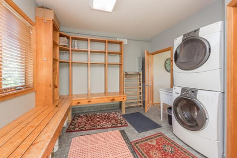 Boulder Creek Lodge Bed and Breakfast in McHenry