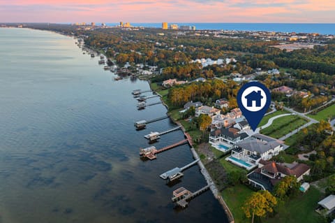 Le Maison Blanc - Bayfront Vacation Rental with Private Pool, Theater & Dock House in Miramar Beach