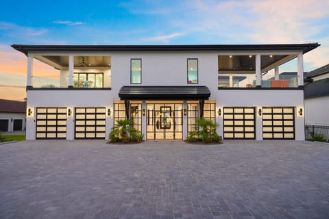 Le Maison Blanc - Bayfront Vacation Rental with Private Pool, Theater & Dock House in Miramar Beach