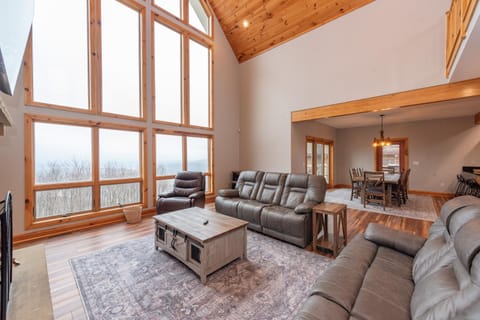 Boulder Vista House in McHenry