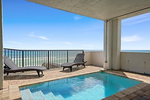 Luna Sol - Beachfront Duplex with Private Pool Area & Beach Access House in Destin