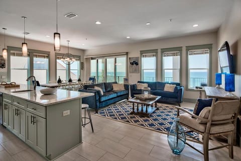 Luna Sol - Beachfront Duplex with Private Pool Area & Beach Access House in Destin