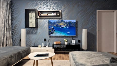 TV and multimedia, Living room, Seating area