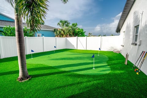 Baywatch - 712 Jamaica Cir W House in Apollo Beach