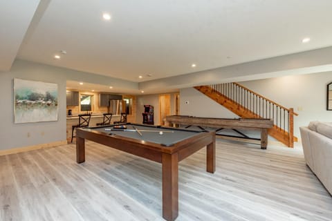 Cedar Summit House in McHenry