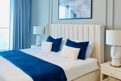 ADDRESS BEACH RESORT Residence Luxury Sea and Palm View DXB AIRPORT VIP Shuttle option for 6pax Apartment in Dubai