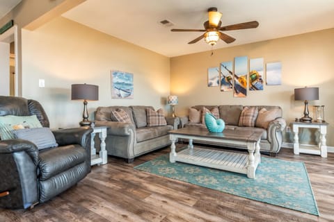 Cheles Bayside Cottage - 2304 Island Shores Dr House in Dauphin Island