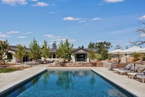 Mayacama Manor - Sonoma Retreat House in Santa Rosa