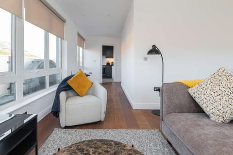 Dean Swift Square by Dublin At Home Apartment in Dublin