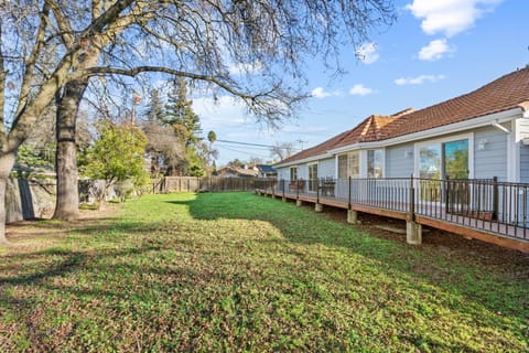 Spacious 6 BR • Patio + Deck • Sleeps 13 House in Arden-Arcade