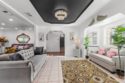 Spacious 6 BR • Patio + Deck • Sleeps 13 House in Arden-Arcade