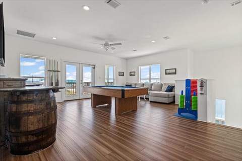 Salty Seahorse -2822 Bienville House in Dauphin Island