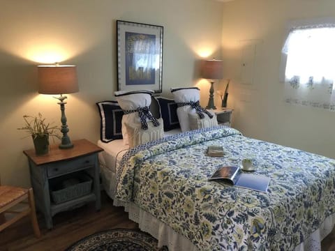 Anthony Beach - Seneca Lakefront Retreat w Covered Dock Lounge Area - Hot Tub & Fire Pit - Pets OK House in Seneca Lake