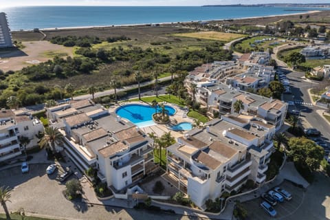 Property building, Day, Neighbourhood, Natural landscape, Bird's eye view, City view, Pool view, Sea view, Street view, Swimming pool, Location