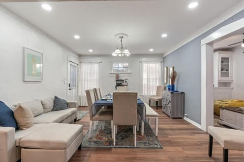 Bunkhouse Unit B Fire Pit-Grill-Groups-Patio-Games Apartment in Birmingham