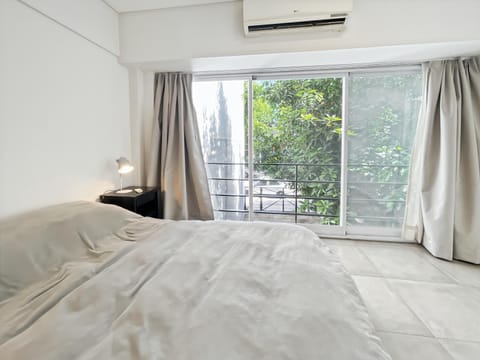 Bedroom, City view