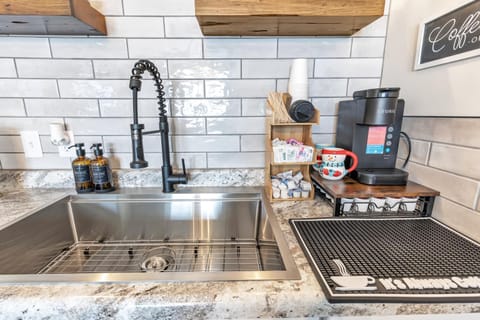 Newly renovated, we are the perfect location!!! Apartment in Algoma