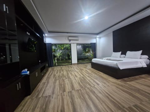 2 Bed Room Spacious Family House with Garden View House in Bali