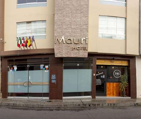 Facade/entrance