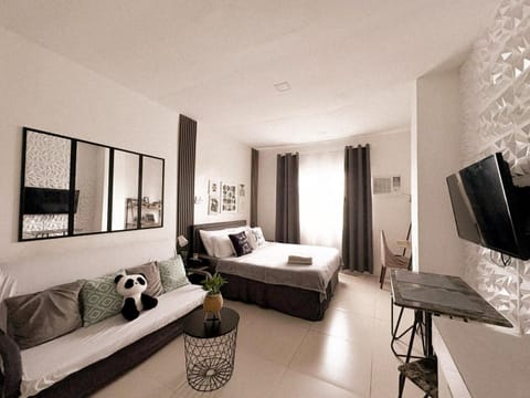 Bed, TV and multimedia, Photo of the whole room, Seating area