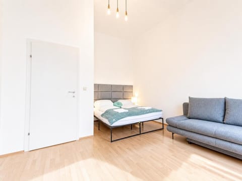 Property building, Bed, Living room, Seating area, Bedroom, towels