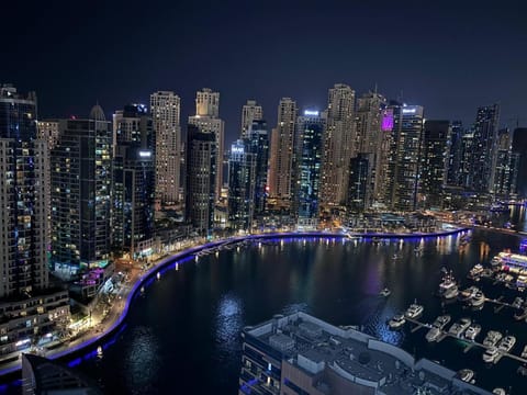 Full marina view private pool vip adult only no halal Bed and Breakfast in Dubai