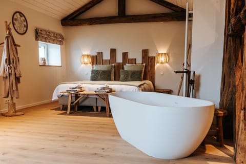 Bed, Hot Tub, Photo of the whole room, Bedroom, Bath