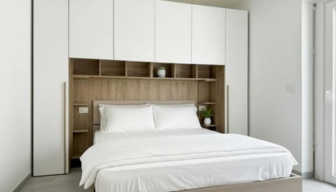 Bed, Photo of the whole room, Bedroom, wardrobe
