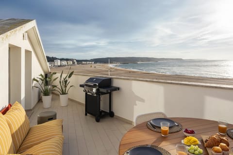 BBQ facilities, View (from property/room), Balcony/Terrace, Seating area, Beach, Sea view