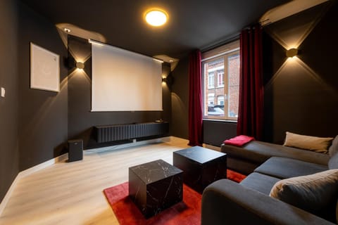 TV and multimedia, Living room, Seating area