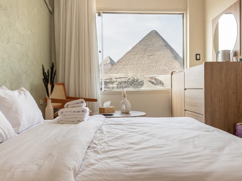 Bed, Natural landscape, Photo of the whole room, Bedroom