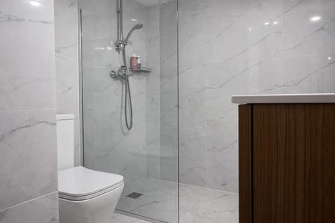 Economy Rooms Bed and Breakfast in Athens