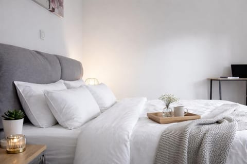 Economy Rooms Bed and Breakfast in Athens