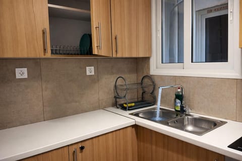 Economy Rooms Bed and Breakfast in Athens