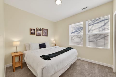 Cozy Indy Stay - Beville Ave Retreat 1 House in Indianapolis