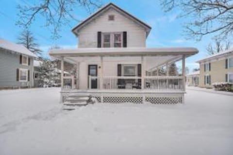 Property building, Winter