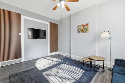 Communal lounge/ TV room, Living room, Seating area