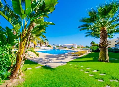 Day, Natural landscape, Garden, Garden view, Pool view, Swimming pool