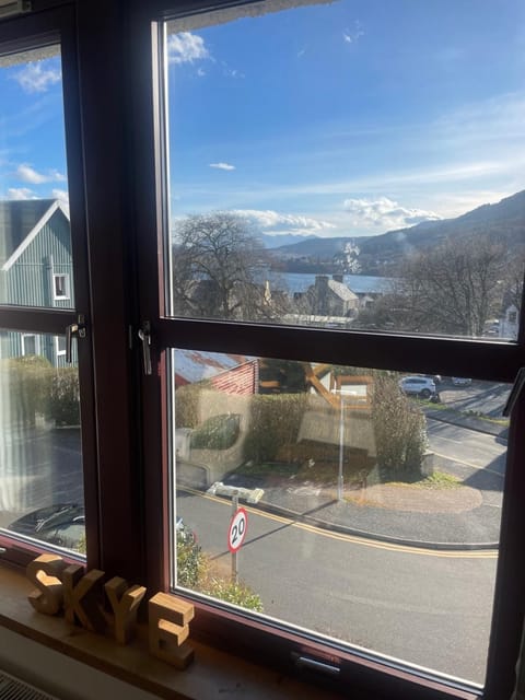 Day, Neighbourhood, Natural landscape, City view, Mountain view, River view, Sea view