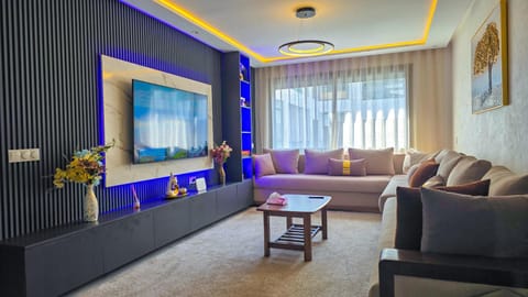 Communal lounge/ TV room, TV and multimedia, Living room, Seating area