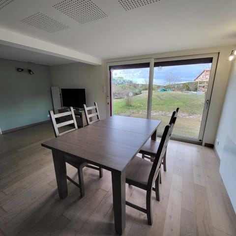 Natural landscape, Garden, View (from property/room), Balcony/Terrace, Seating area, Dining area